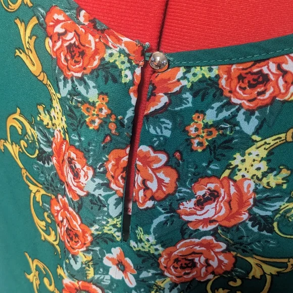 OLM Green Floral Flutter Sleeve Blouse Women's Medium - Picture 4 of 7